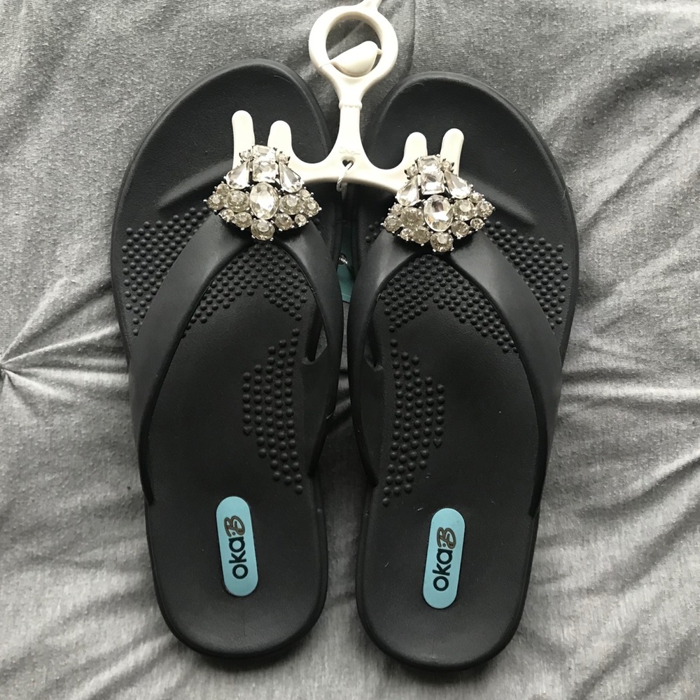 Oka-b sparkly flip flip!